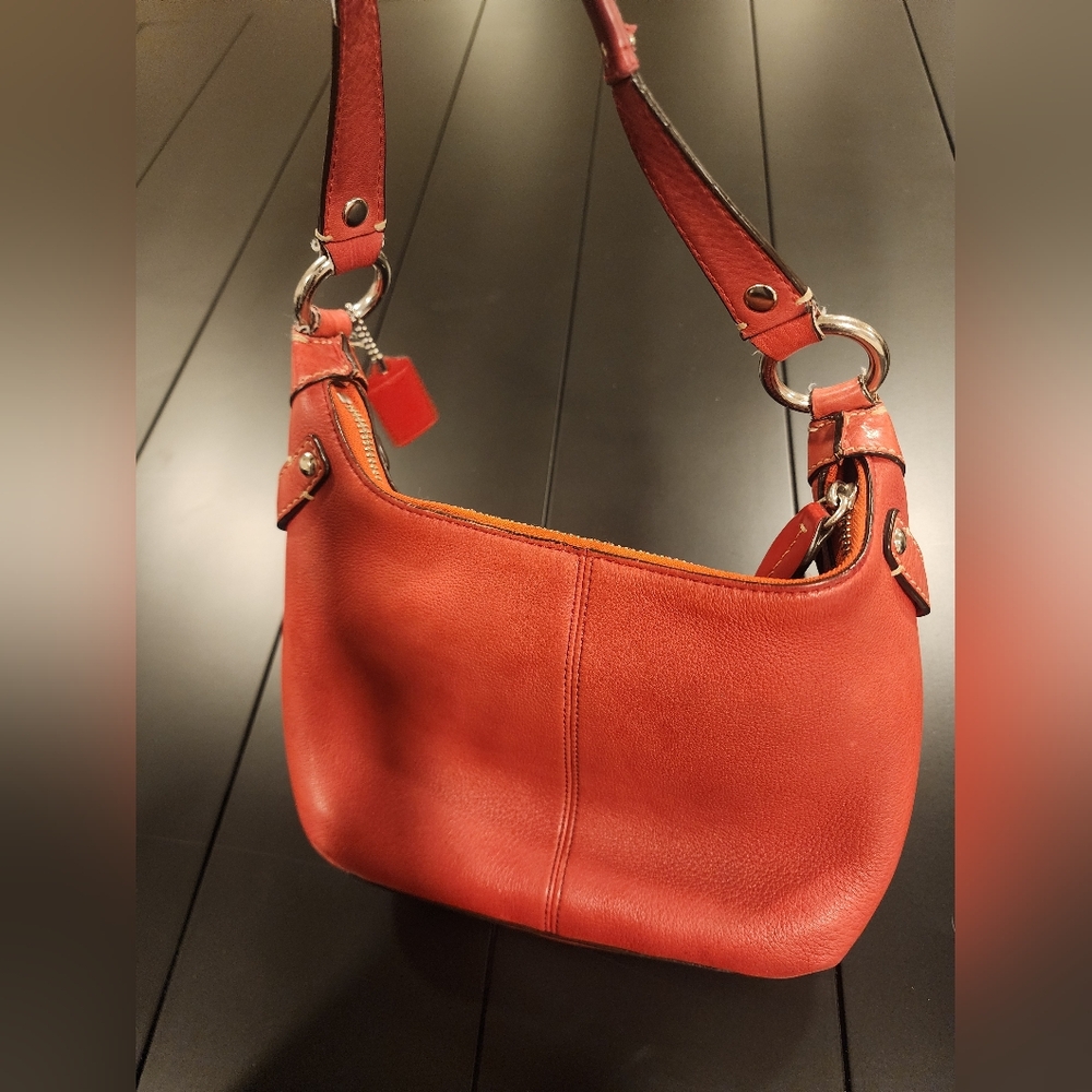 vintage Coach Ergo Hobo bag in red milled leather. - Picture 6 of 12